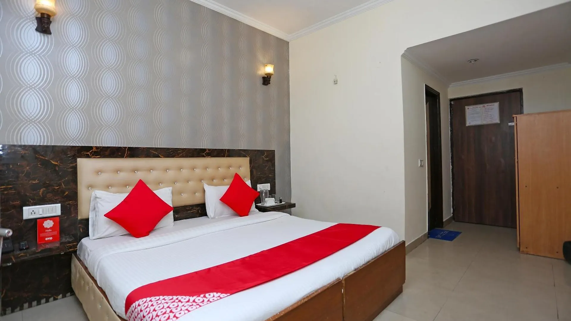 Oyo Flagship Hotel Aamantran Inn New Delhi