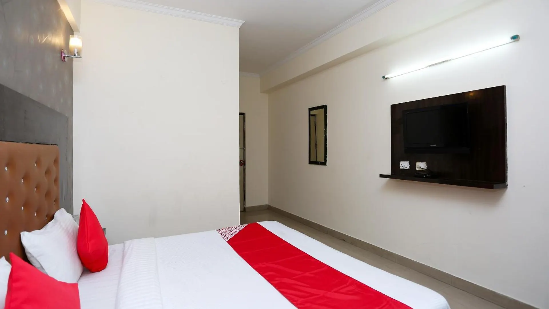 Oyo Flagship Hotel Aamantran Inn New Delhi