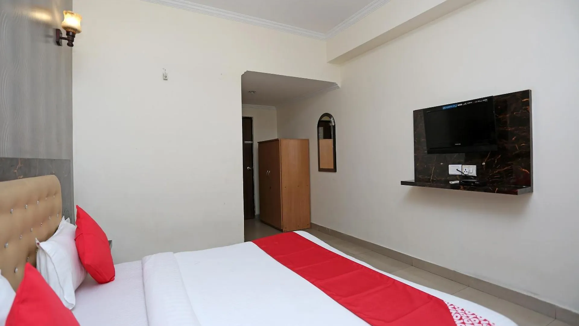 Oyo Flagship Hotel Aamantran Inn New Delhi 3*,  India