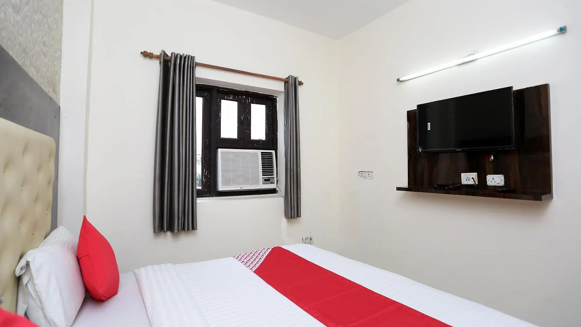 Oyo Flagship Hotel Aamantran Inn New Delhi