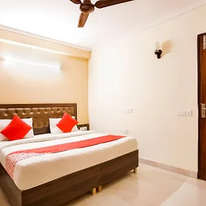 Hotel Oyo Kartik House Near Delhi Airport, New Delhi